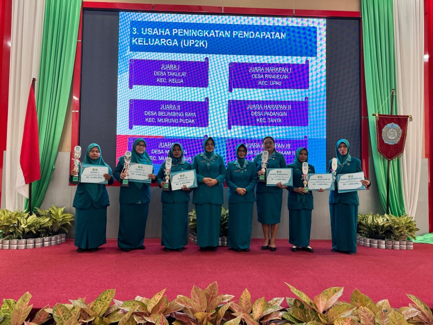 Lomba PKK Desa Manduin